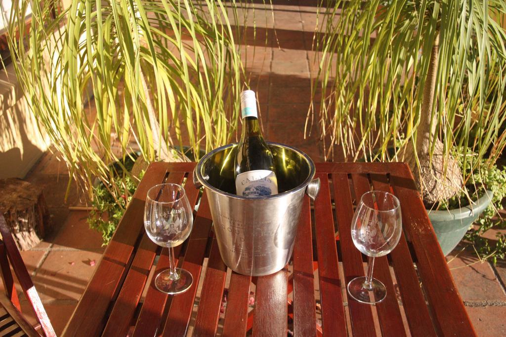 Pensjonat Calais Wine Estate Paarl Zewnętrze zdjęcie